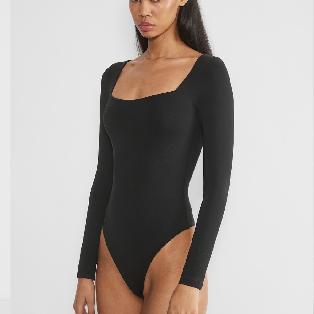 Aritzia Babaton black Contour square neck Bodysuit